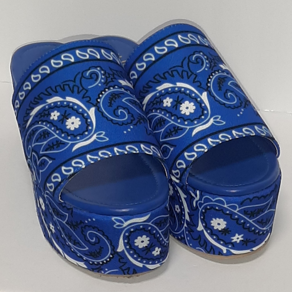 Paisley blue platform Sandal, Size 10 - NWOT!!
